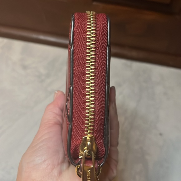 Michael Kors  Jetsetter large, flat wallet Wristlet  phone case  checkbook  NWOT - Picture 5 of 15